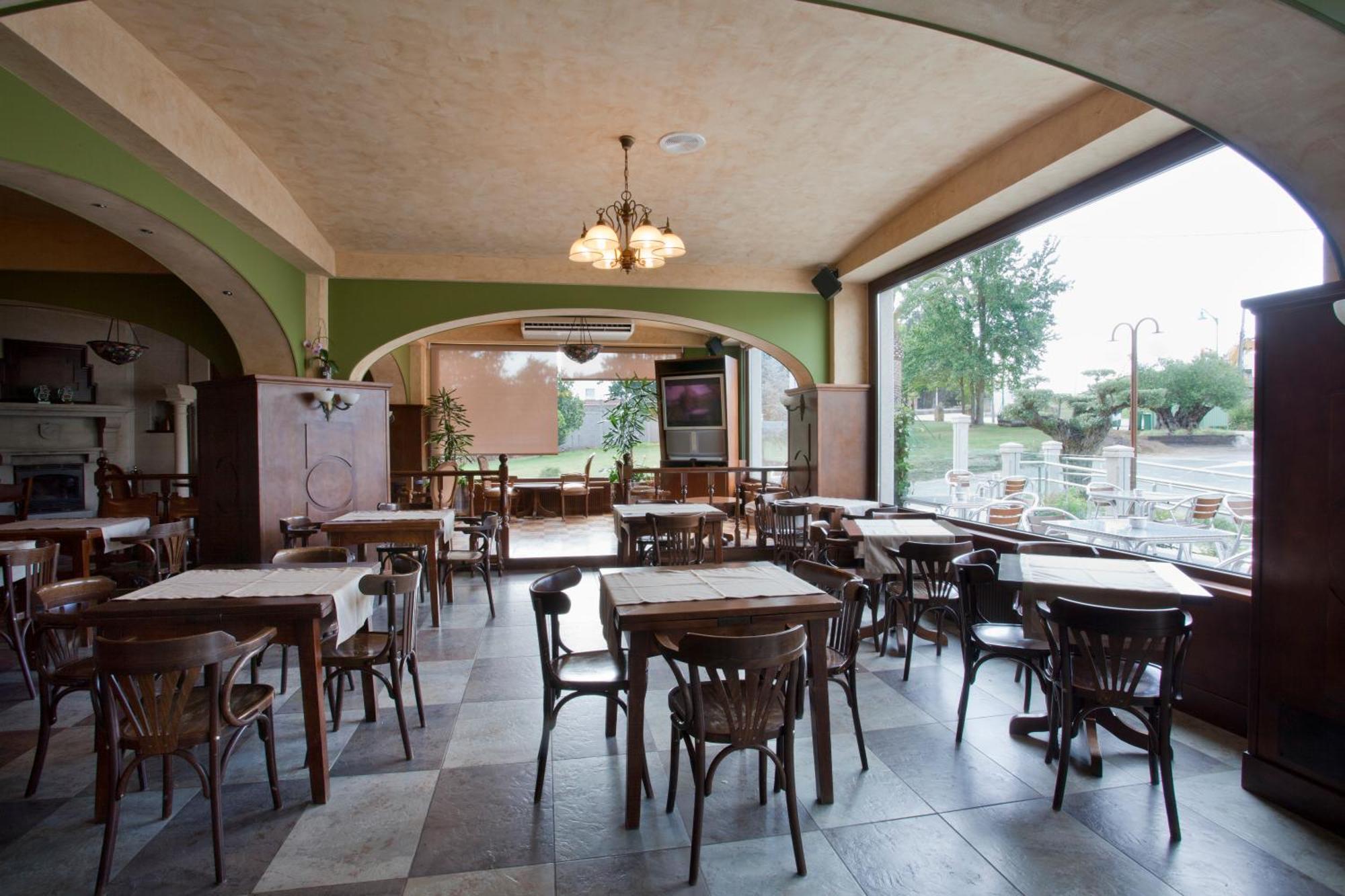 Hotel Os Olivos Guísamo المطعم الصورة